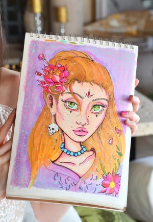 Скромняшка проститутка написала картинку и показала пизду Фото 2