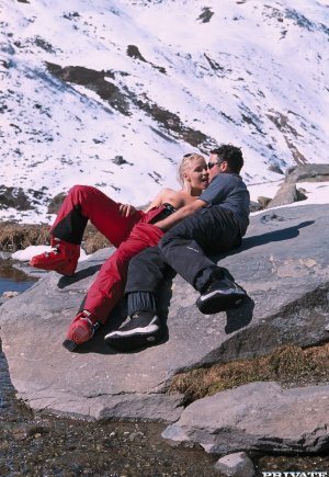 Анальные введения Кира Фото 1